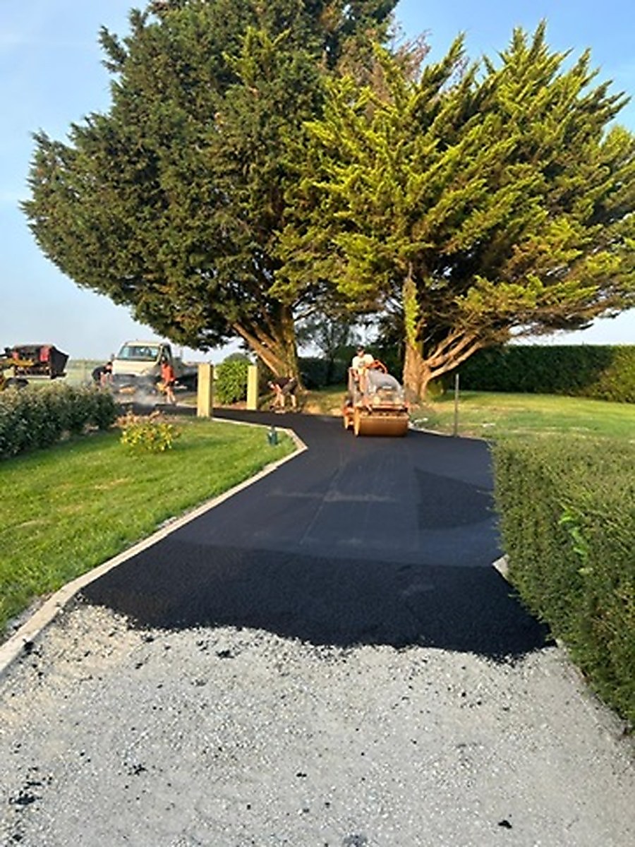 Allée enrobée — compactage
