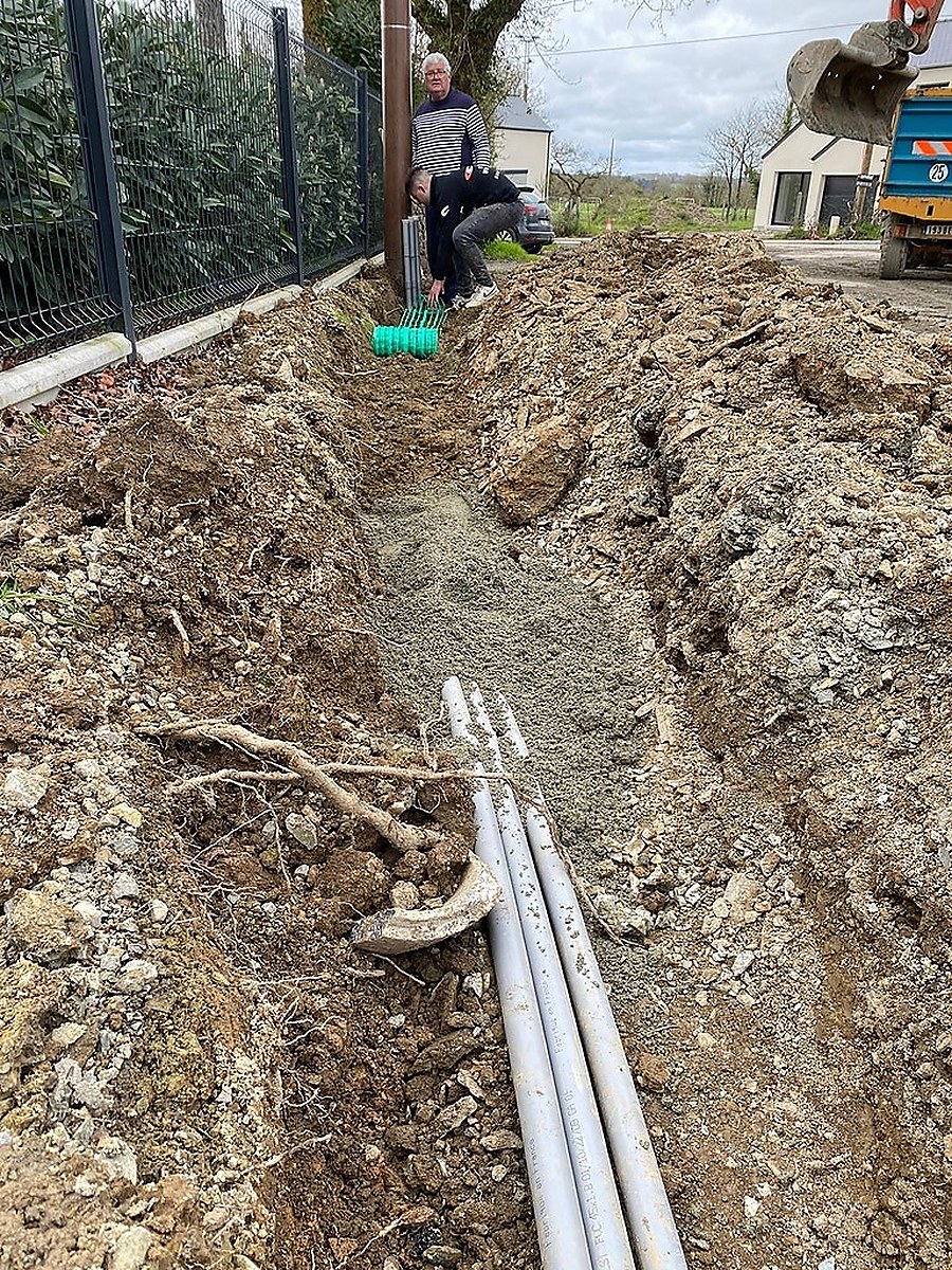 Pose canalisation béton
