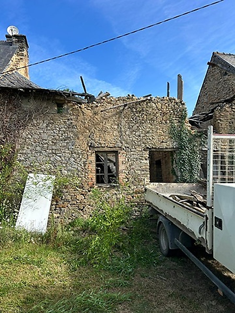 Grange en ruine avant démolition