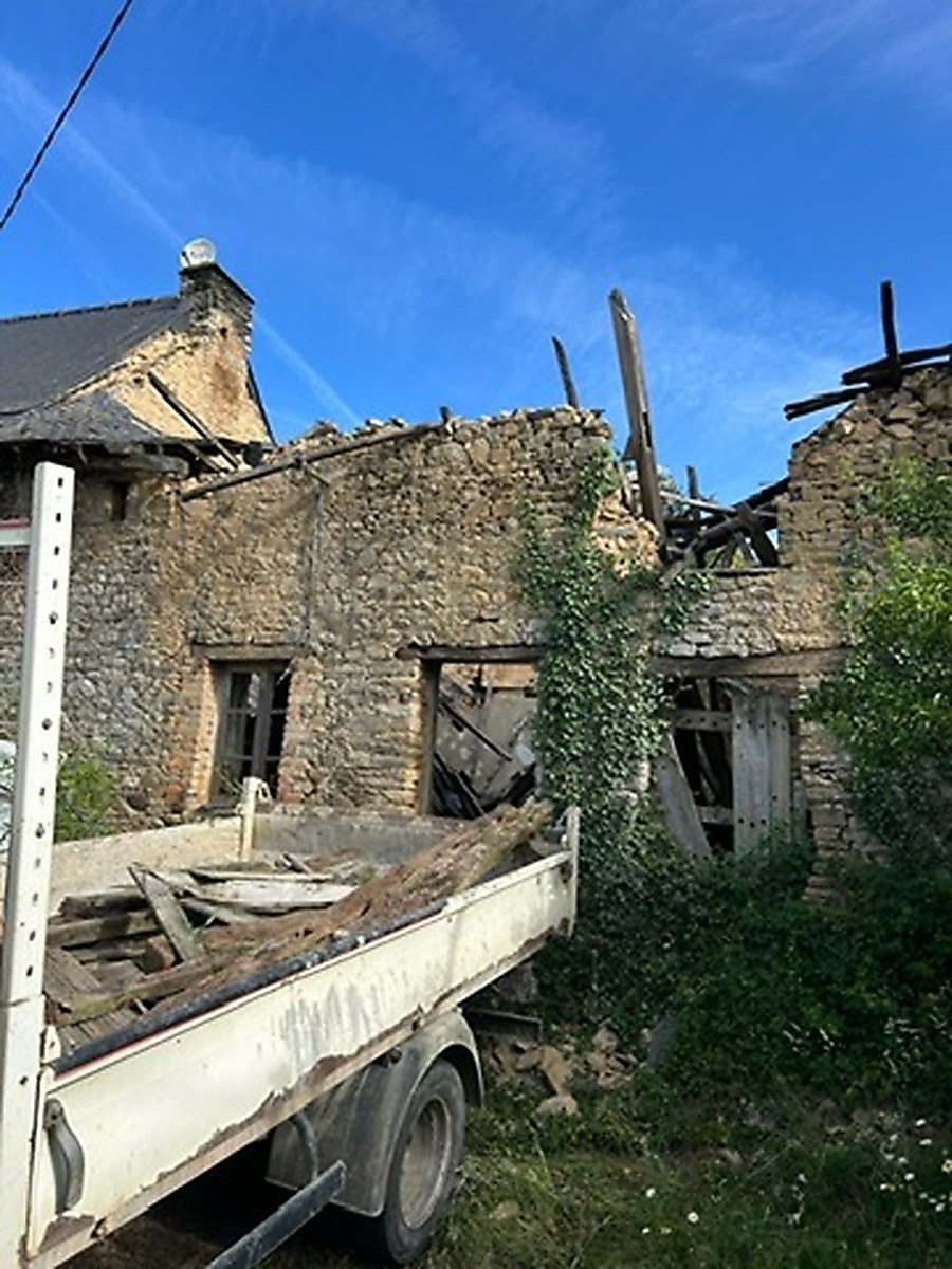 Grange ruine vue arrière