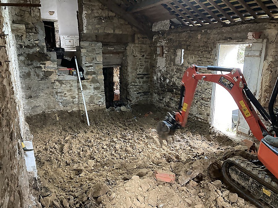 Démolition intérieure maison pierre